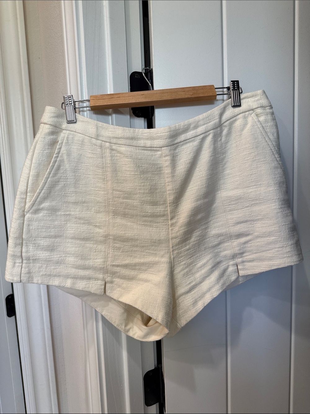 DÔEN cream shorts 12